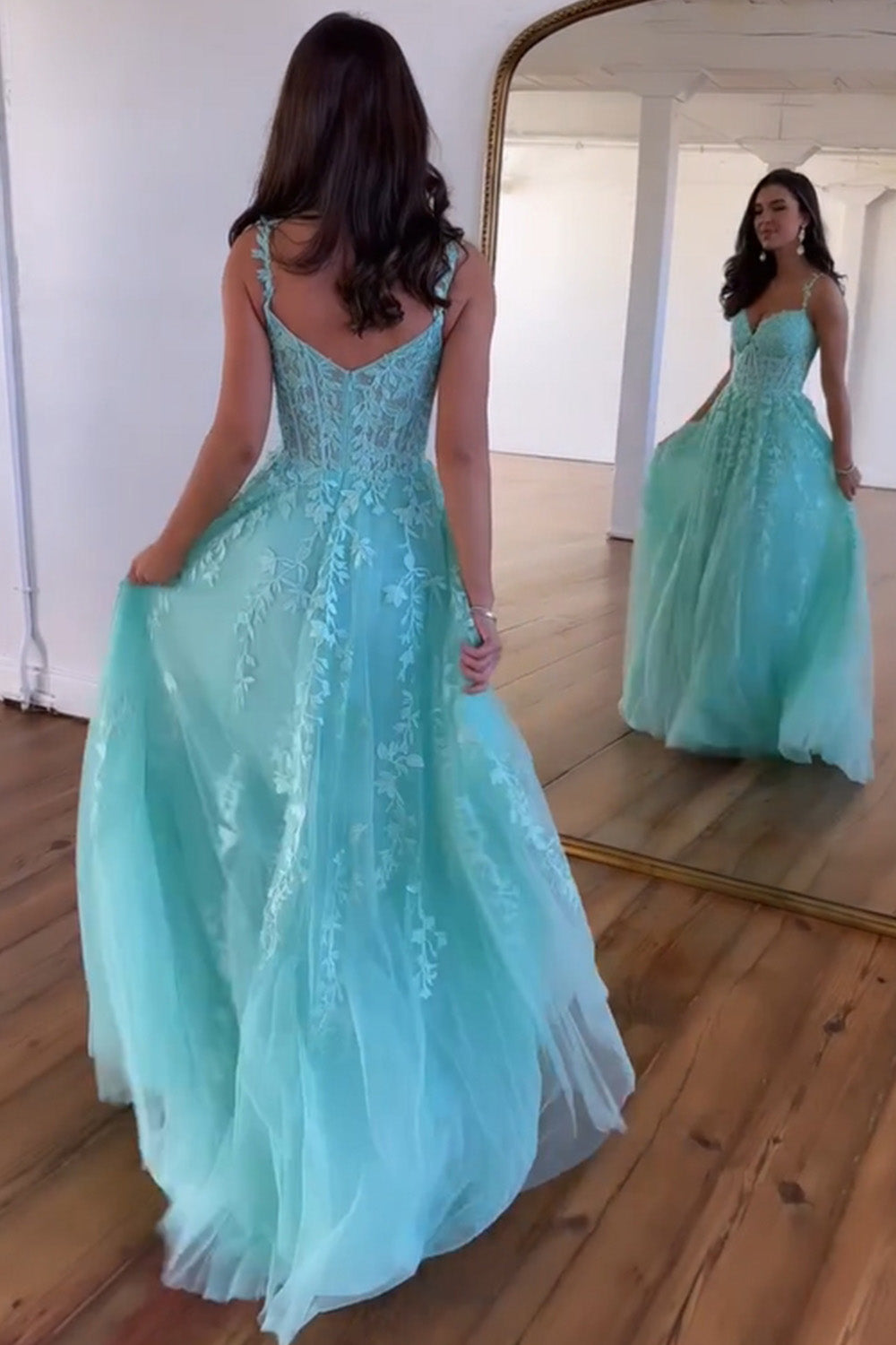 Weitese Purple A-Line Spaghetti Straps Zipper Back Long Tulle Prom Dress With Appliques